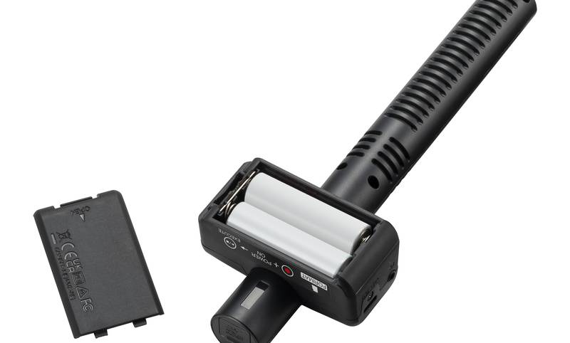 M3 MicTrakのバッテリー挿入部とバッテリーカバー