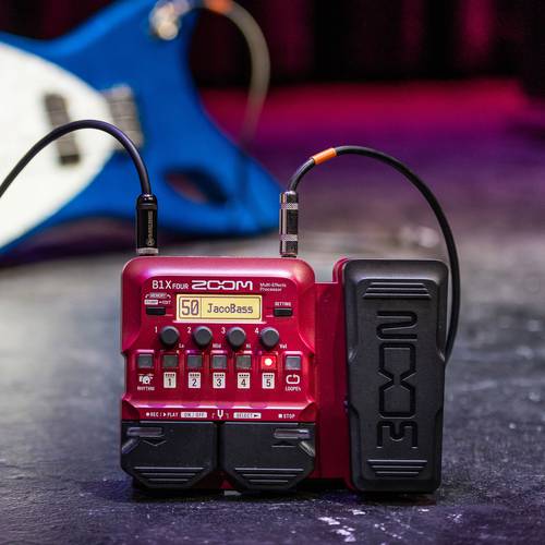 最大70％OFFで提供 ZOOM B1 FOUR マルチエフェクトプロセッサー 【公式