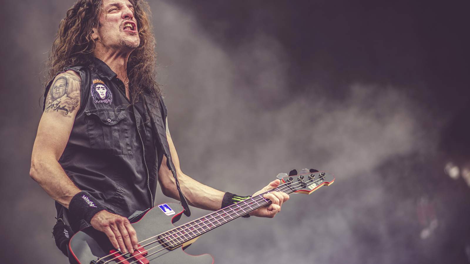 Frank Bello playing live